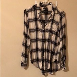 American Eagle black and white plaid flannel